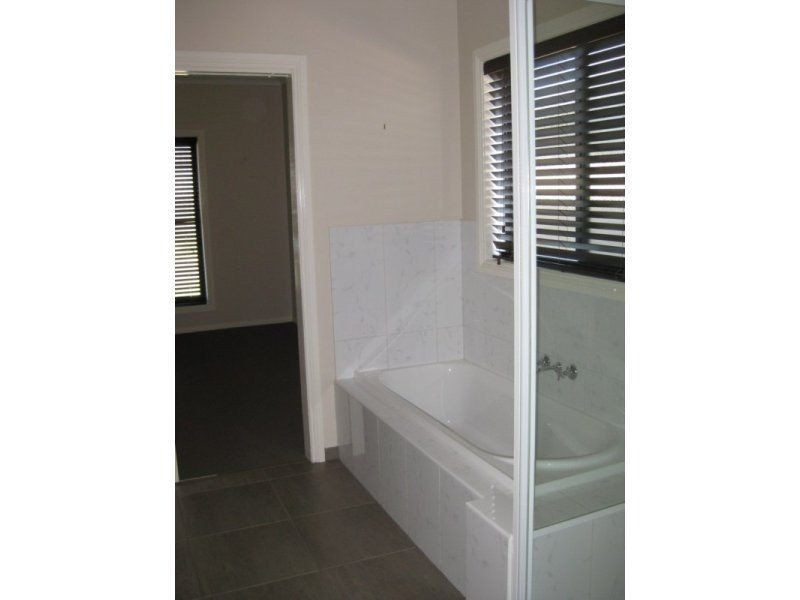 29 Waller Street, Benalla VIC 3672