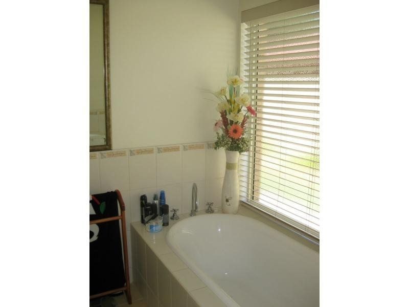 9 McNulty Drive, Benalla VIC 3672