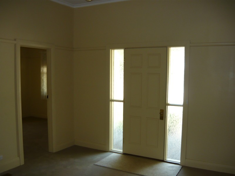 30 Goomalibee Street, Benalla VIC 3672