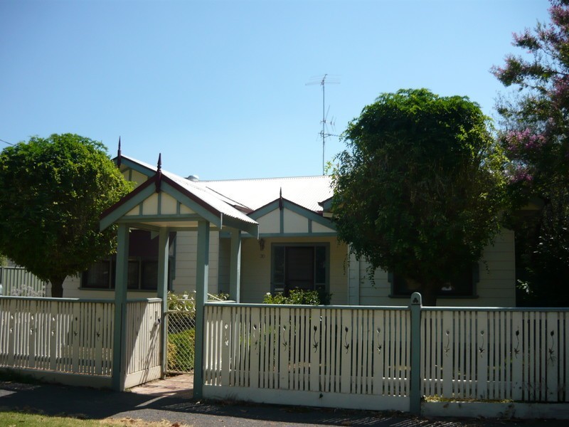 30 Goomalibee Street, Benalla VIC 3672