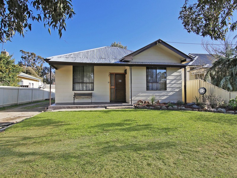 21 Commercial Road, Benalla VIC 3672