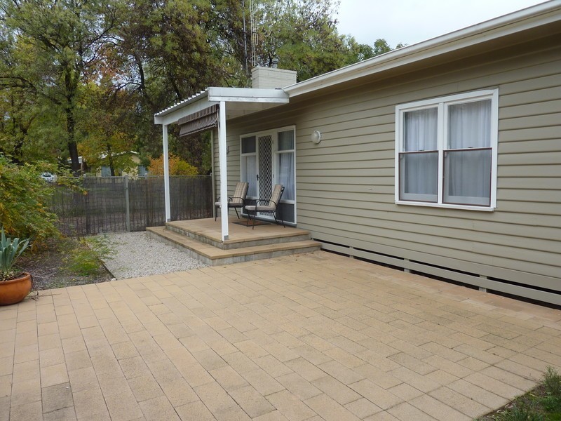 5 Quantrill Ave, Benalla VIC 3672