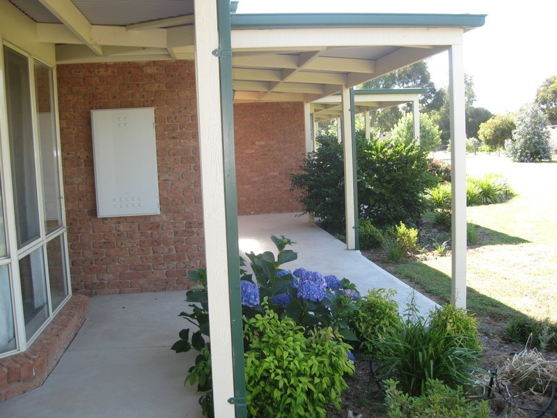 104 Willis Little Drive, Benalla VIC 3672