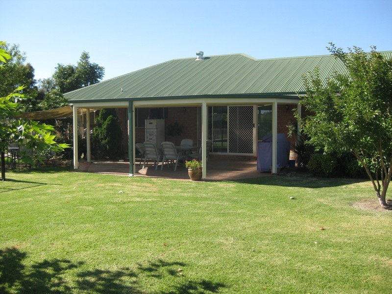 104 Willis Little Drive, Benalla VIC 3672