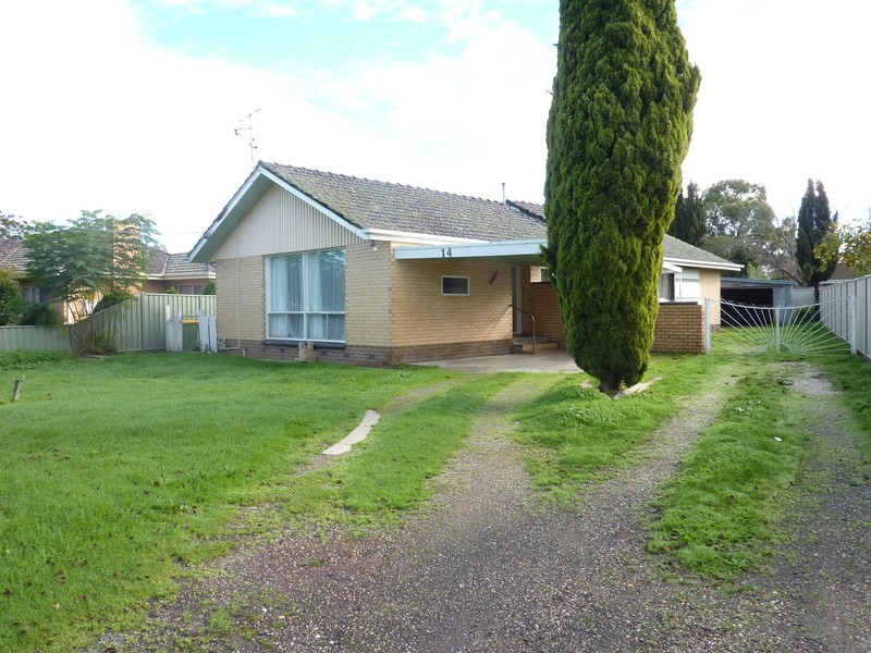 14 Amos Ave, Benalla VIC 3672