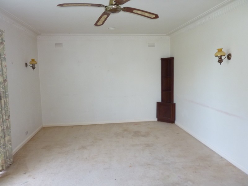 14 Amos Ave, Benalla VIC 3672