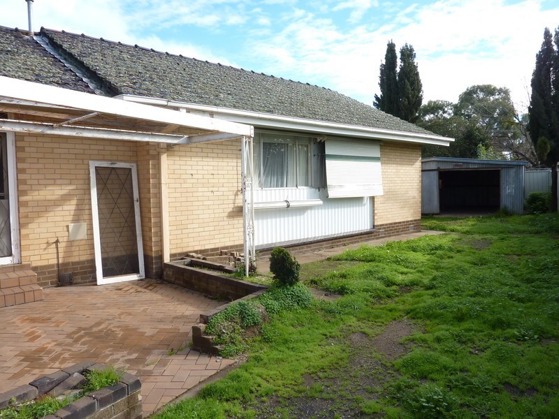 14 Amos Ave, Benalla VIC 3672