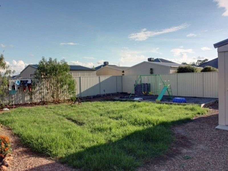 24 McNulty Drive, Benalla VIC 3672