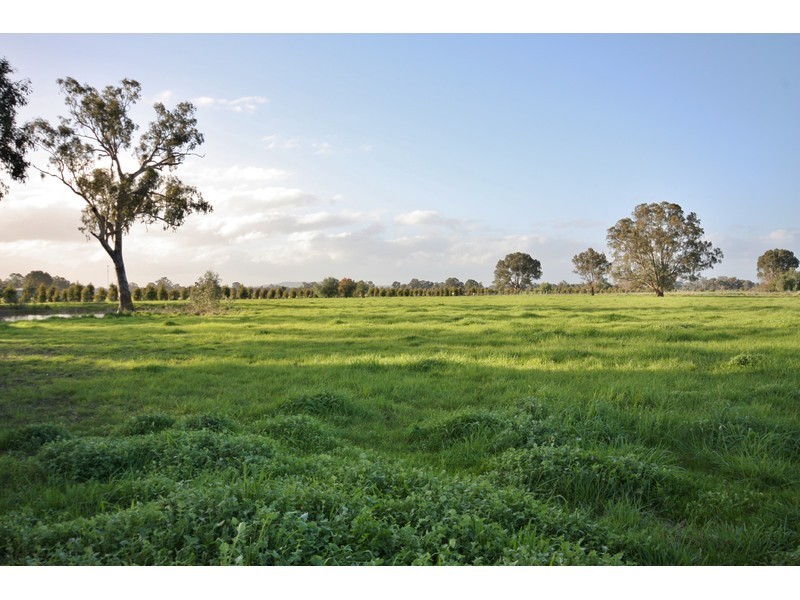 1/ Midland Highway, Benalla VIC 3672