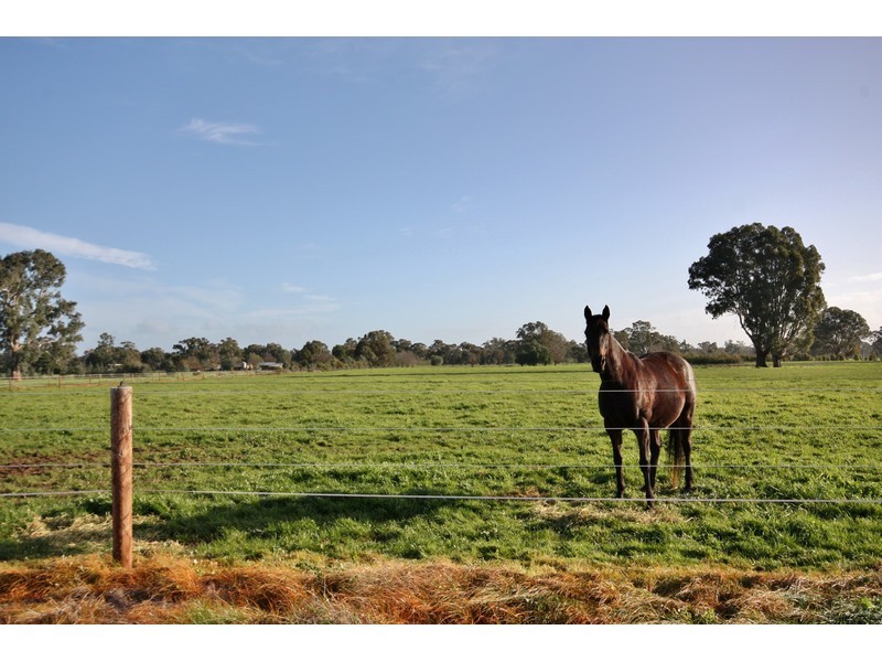 1/ Midland Highway, Benalla VIC 3672