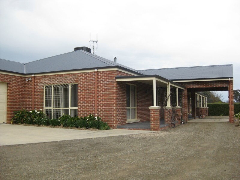 37 Olivers Road, Benalla VIC 3672