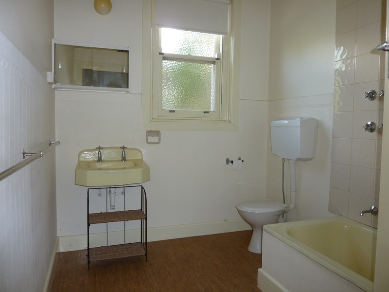 27 Nunn St, Benalla VIC 3672