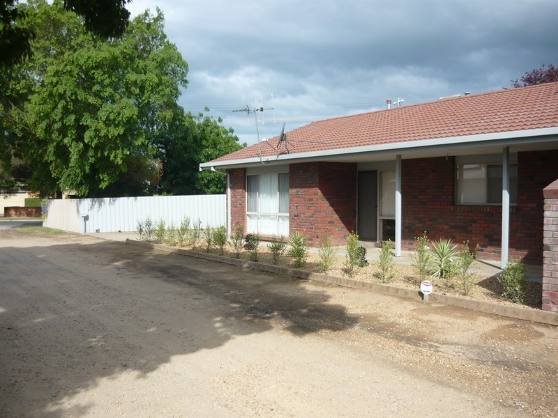 1 & 2/90 Salisbury Street, Benalla VIC 3672