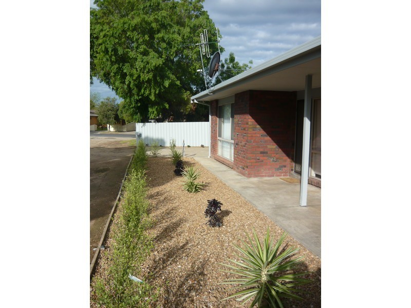 1 & 2/90 Salisbury Street, Benalla VIC 3672