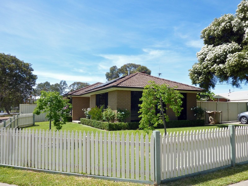 96 Coish Avenue, Benalla VIC 3672