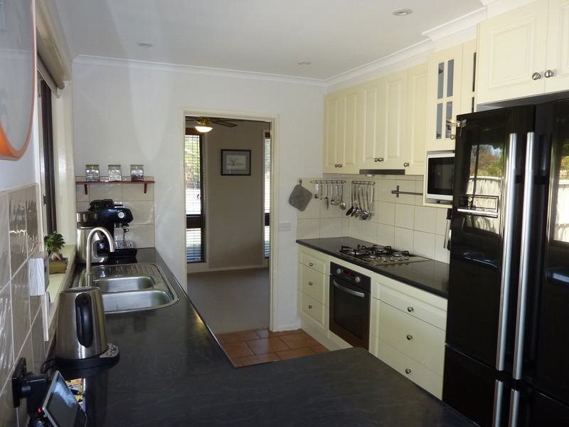 96 Coish Avenue, Benalla VIC 3672