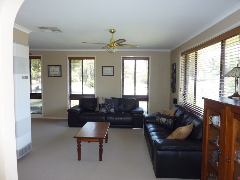 96 Coish Avenue, Benalla VIC 3672