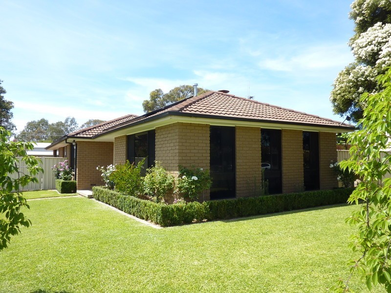 96 Coish Avenue, Benalla VIC 3672