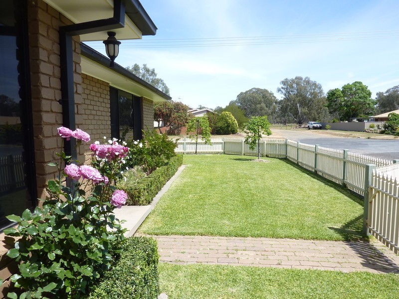 96 Coish Avenue, Benalla VIC 3672