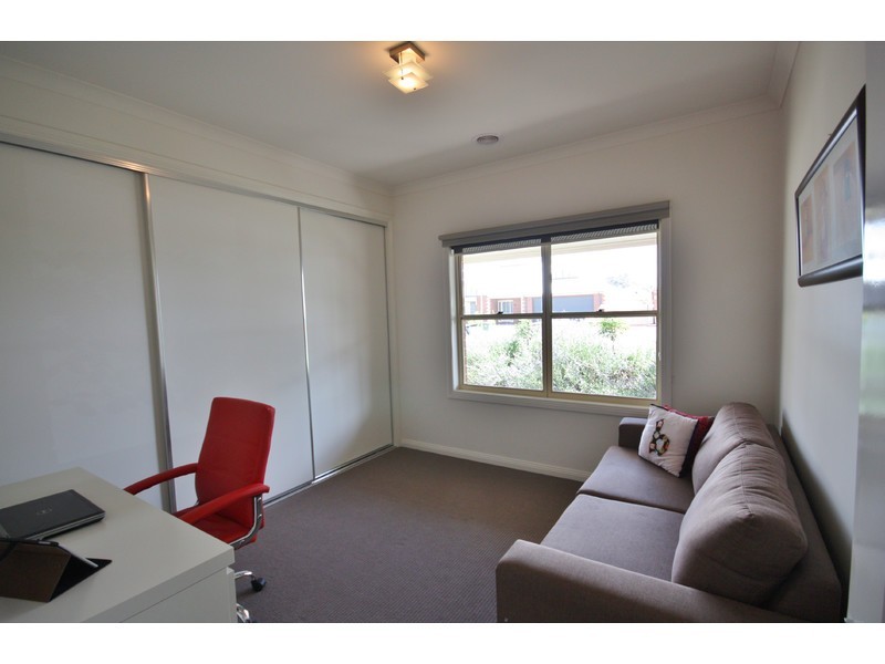 10 Weary Dunlop Drive, Benalla VIC 3672