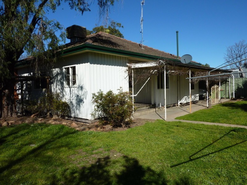 14 Dunlop Place, Benalla VIC 3672