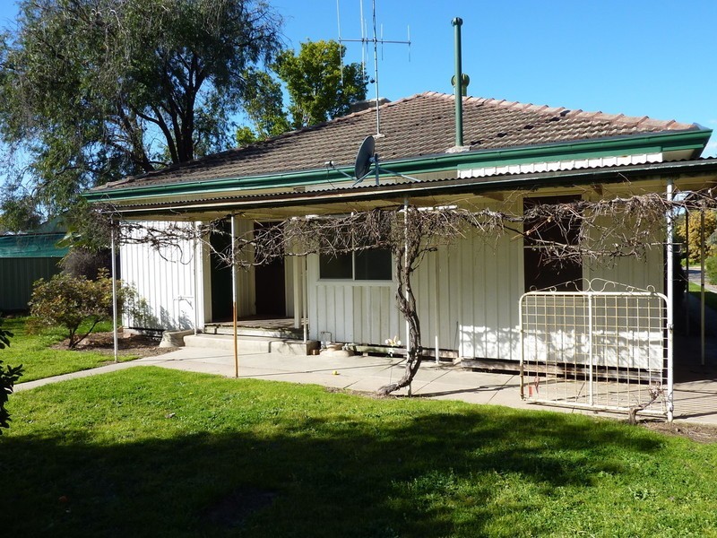 14 Dunlop Place, Benalla VIC 3672