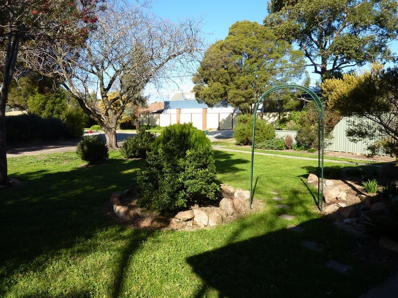 14 Dunlop Place, Benalla VIC 3672