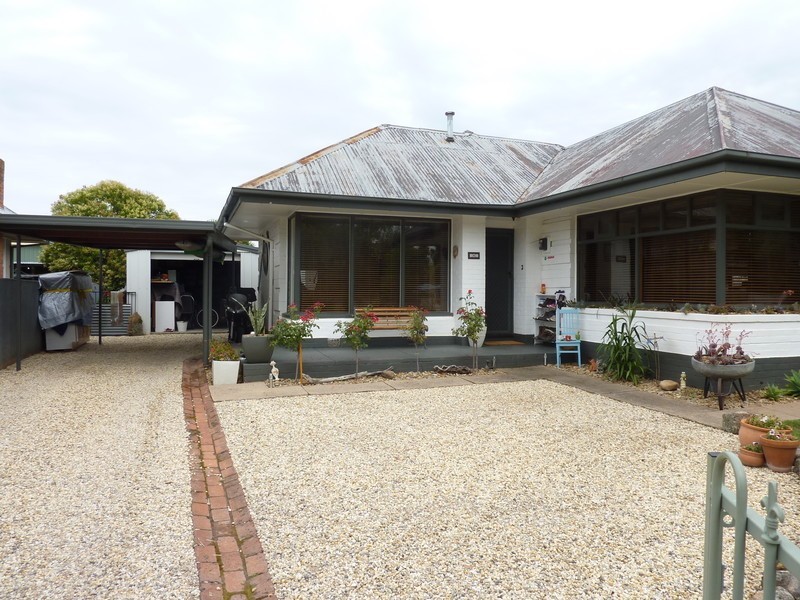 6 Goomalibee St, Benalla VIC 3672