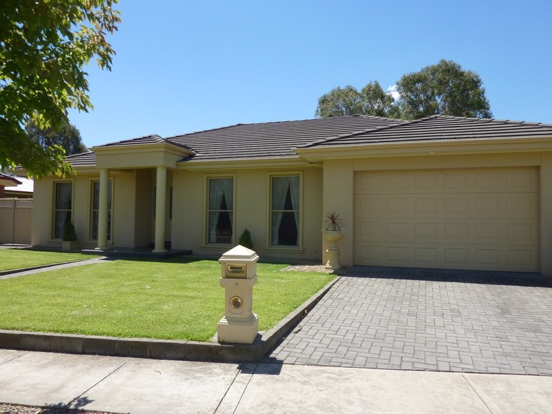 25 Rivergum Ave, Benalla VIC 3672