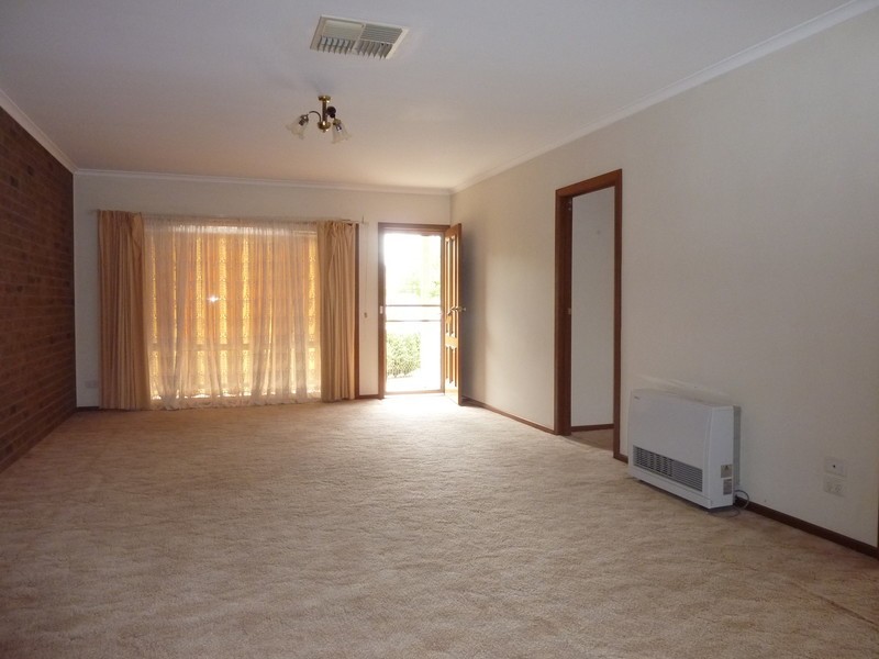 1/12 Reilly Avenue, Benalla VIC 3672