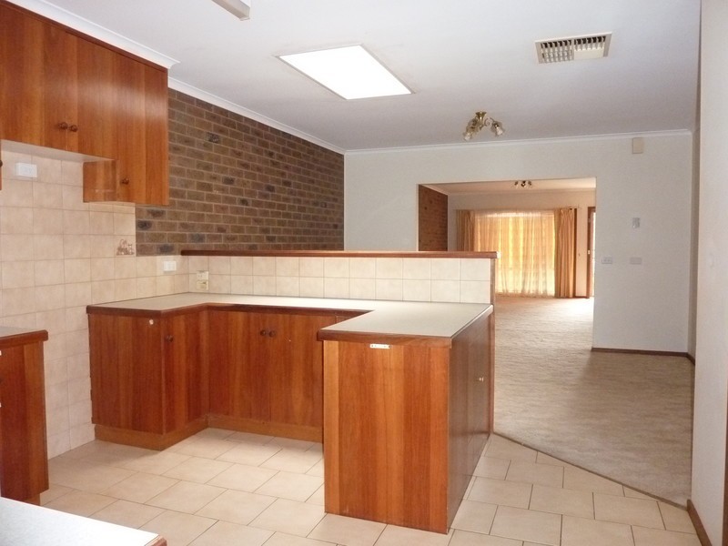 1/12 Reilly Avenue, Benalla VIC 3672