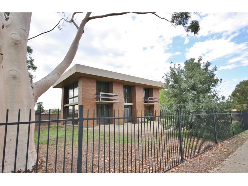 8 Maginness Street, Benalla VIC 3672