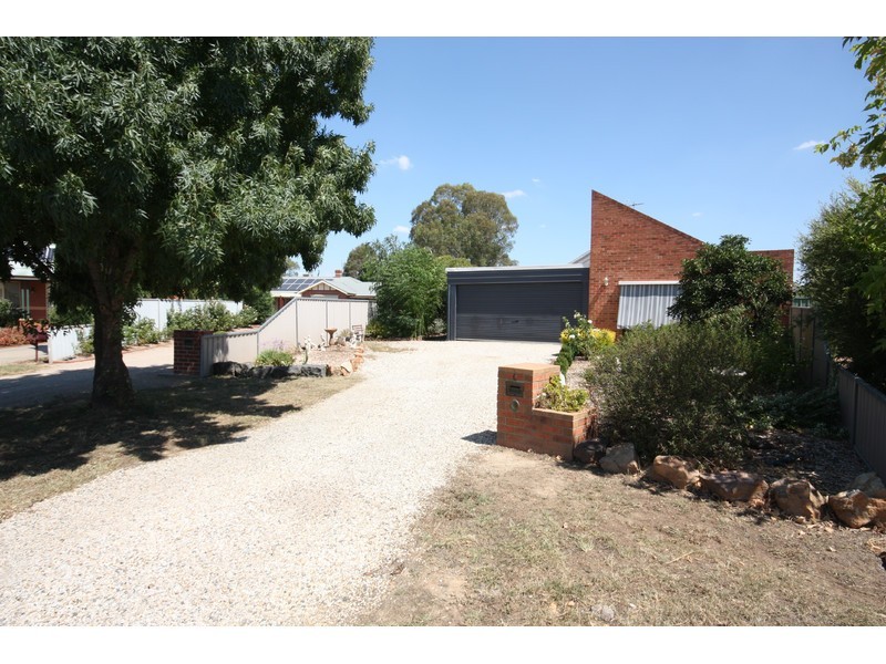 6 Park Place, Benalla VIC 3672