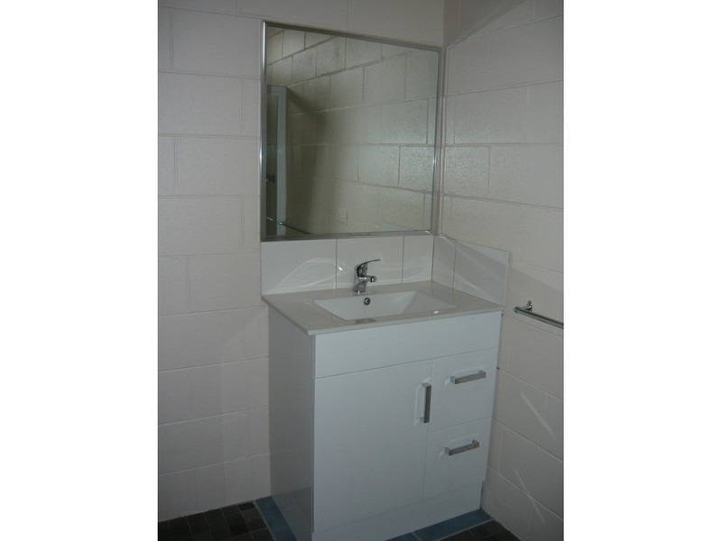 2/18 Benalla Street, Benalla VIC 3672