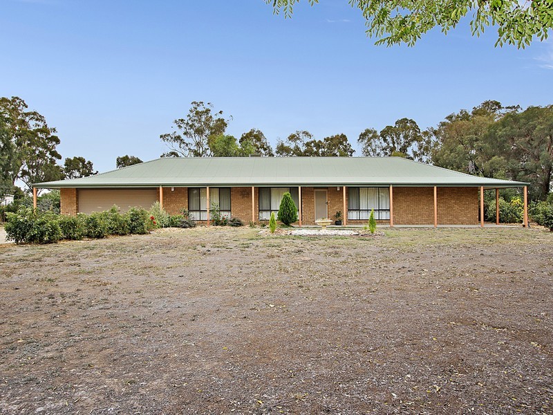 19 Glenfern Crt, Benalla VIC 3672