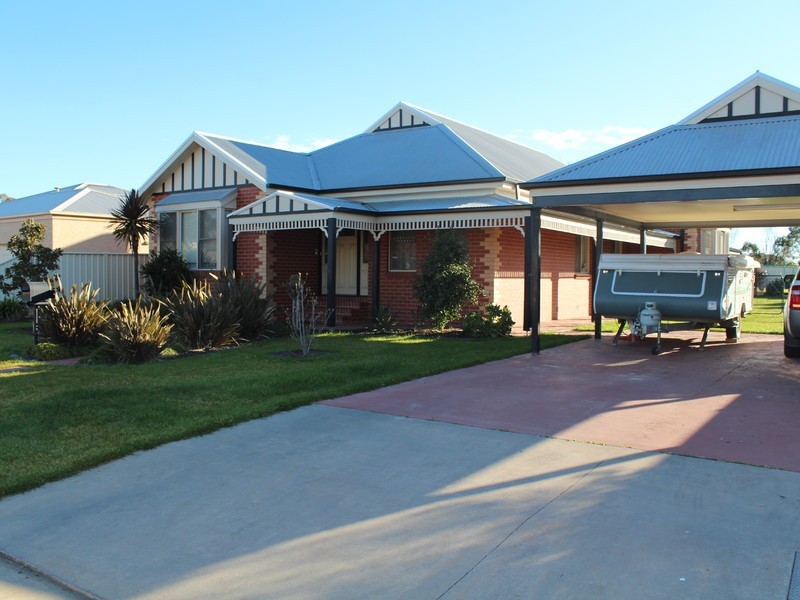 14 Monash Drive, Benalla VIC 3672