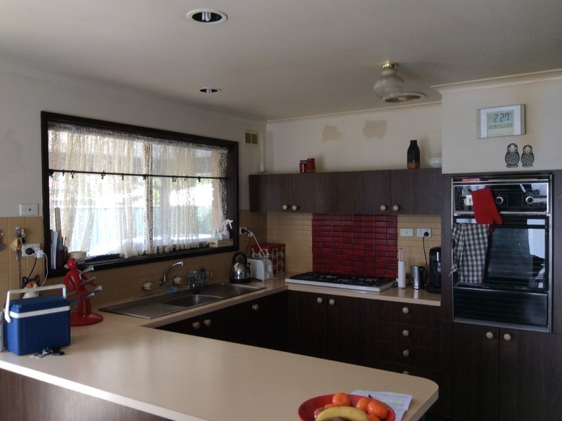 8 Hakea Court, Benalla VIC 3672