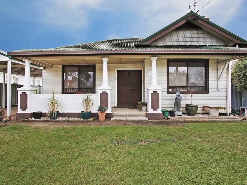 18 Tomkins Parade, Benalla VIC 3672