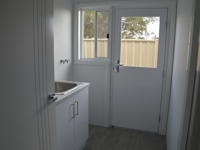 16 Sir Edward Drive, Benalla VIC 3672