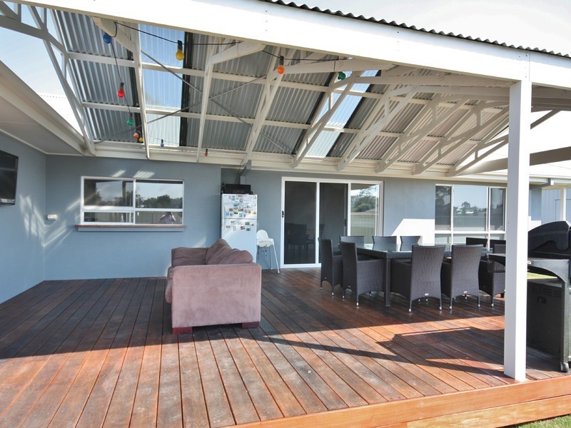 16 Sir Edward Drive, Benalla VIC 3672