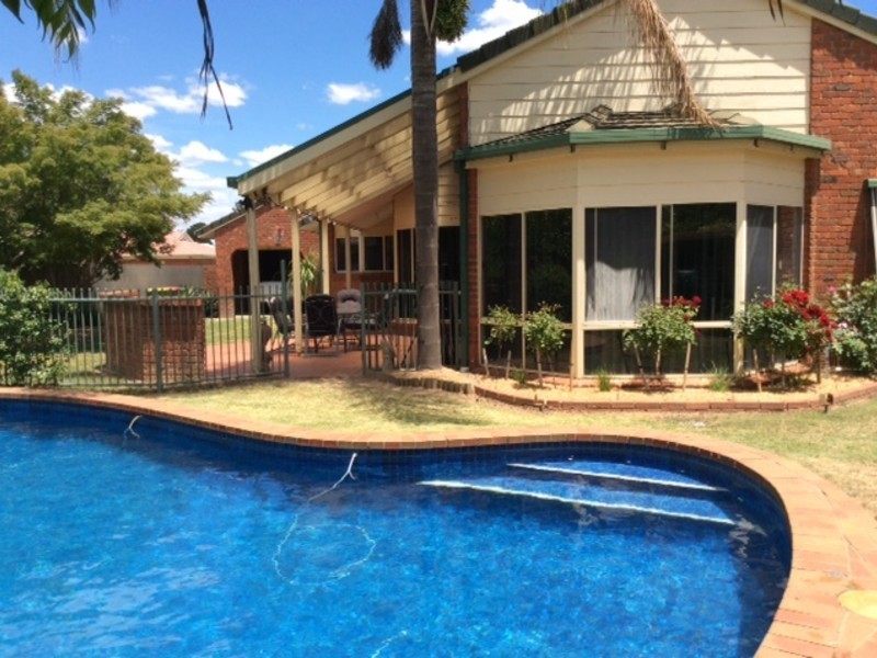 4 Regency Court, Benalla VIC 3672