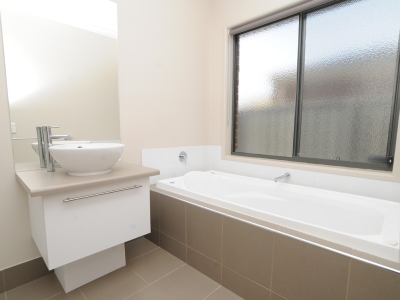 18 Stapleton Court, Benalla VIC 3672