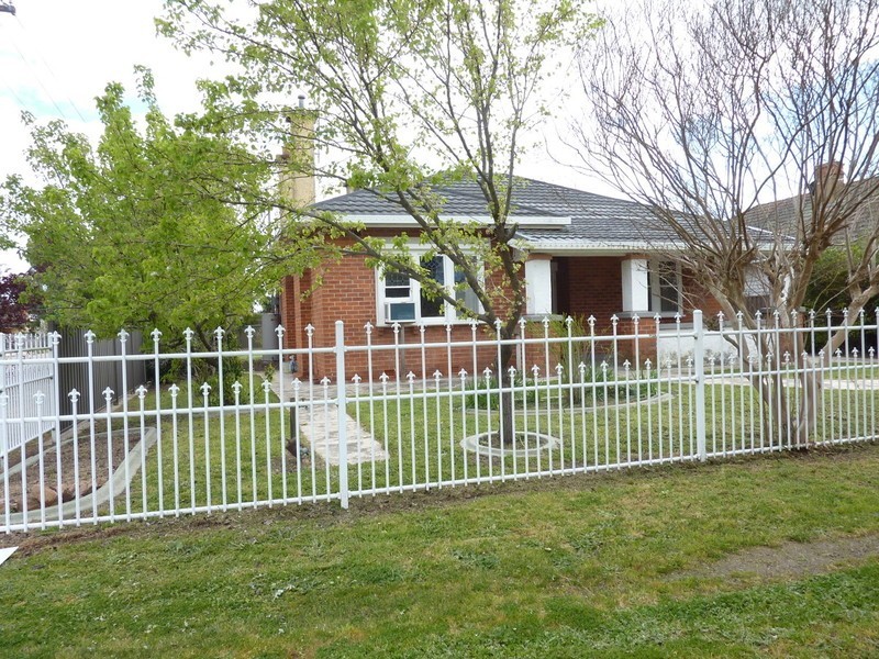 11 Benalla Street, Benalla VIC 3672
