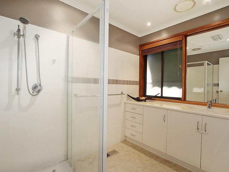 2/18 Killena Avenue, Benalla VIC 3672