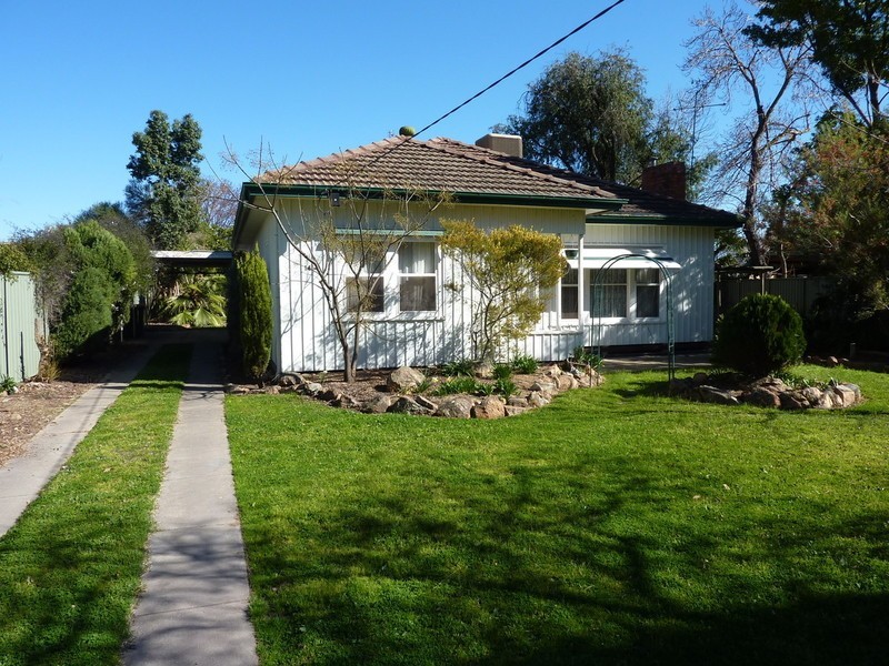 14 Dunlop Place, Benalla VIC 3672