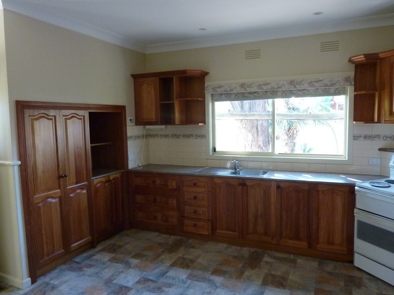 14 Dunlop Place, Benalla VIC 3672