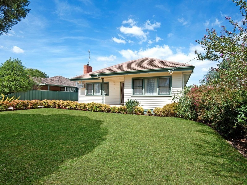 13 Amos Avenue, Benalla VIC 3672