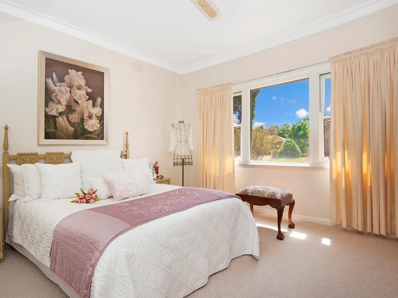 13 Amos Avenue, Benalla VIC 3672