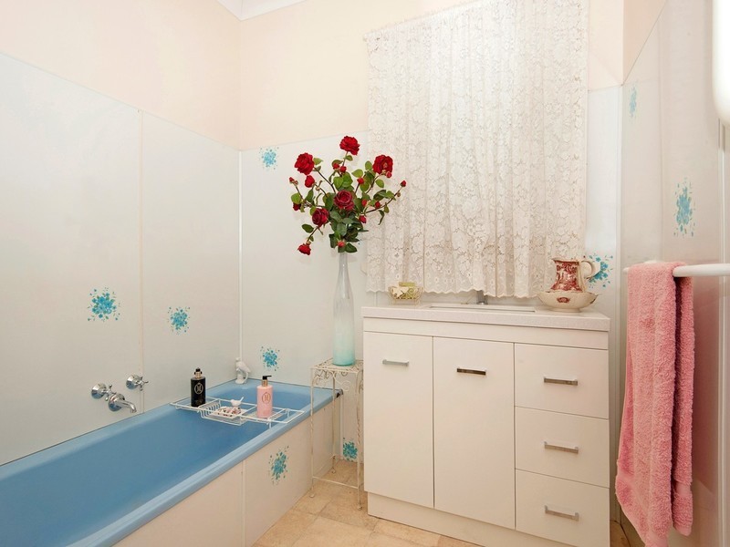 13 Amos Avenue, Benalla VIC 3672