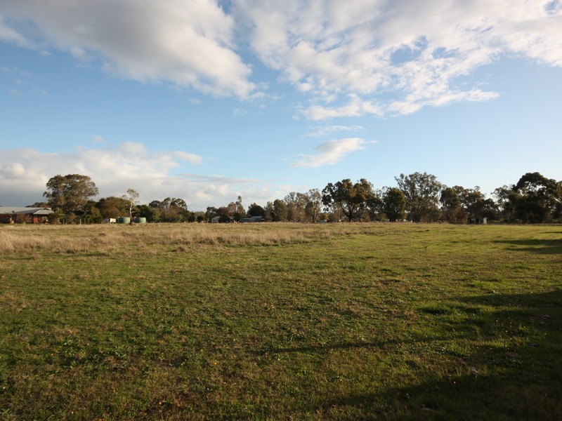 63 Hairs Lane, Benalla VIC 3672